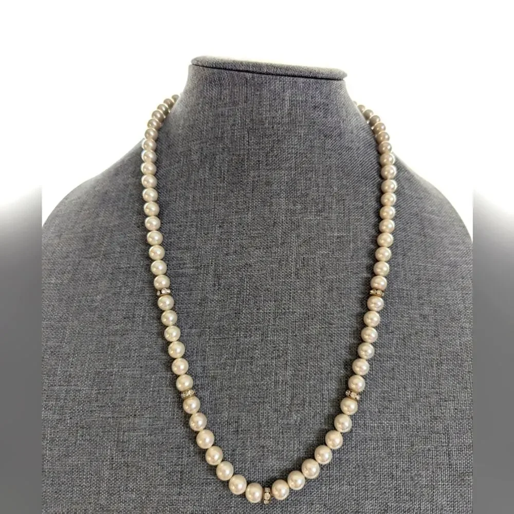 Vintage Classic Glass Faux Pearl Rhinestone Ornate Box Clasp Necklace 24